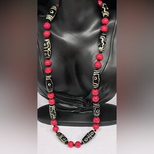Necklace - Aztec pattern - silver tone